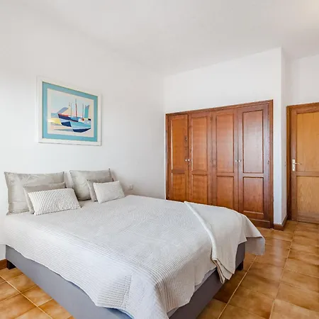 Home2rest - 2 Bedroom, 1st Line With Ocean Views, Cliffs, Yachts In The Port, 2 Mins On Foot 아파트