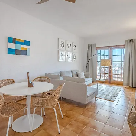 Home2rest - 2 Bedroom, 1st Line With Ocean Views, Cliffs, Yachts In The Port, 2 Mins On Foot *