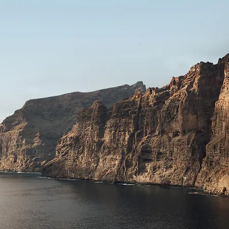 Home2rest - 2 Bedroom, 1st Line With Ocean Views, Cliffs, Yachts In The Port, 2 Mins On Foot Apartamento Acantilado de los Gigantes