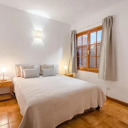 Home2rest - 2 Bedroom, 1st Line With Ocean Views, Cliffs, Yachts In The Port, 2 Mins On Foot Apartamento